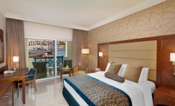 crowne-plaza-swemieh-4533867804-4x3.jpg