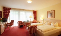 zimmer-komfort-doppelzimmer-03-hplus-hotel-garmisch-1500x1000.jpg
